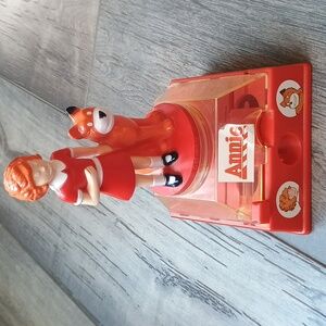 Little Orphan Annie And Dig Vintage from 1980s Bubble Gum Coin Bank